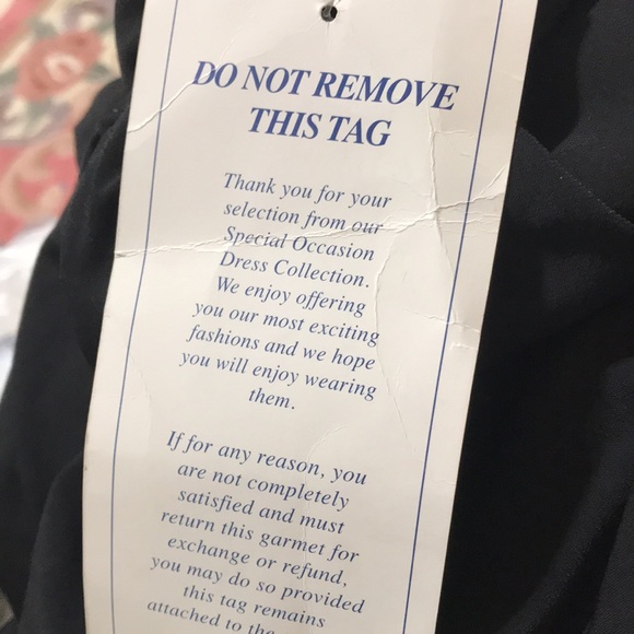 Romans maxi dress with keyhole and adornment. NWT - Picture 9 of 9